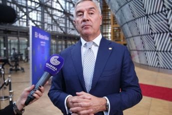 Đukanović: Ugovor sa SPC potpisati, ali ne žuriti Đukanović: Ugovor sa SPC potpisati, ali ne žuriti