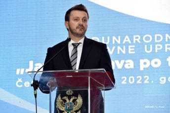 Dukaj: U Budvi da se ponašaju odgovorno, ne izazivam i ne prijetim, ali nećemo se plašiti da osiguramo poštovanje zakona Dukaj: U Budvi da se ponašaju odgovorno, ne izazivam i ne prijetim, ali nećemo se plašiti da osiguramo poštovanje zakona