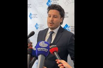 Abazović: Đurović iznijela politički stav, cijenim Porfirija, ne bih imao ništa protiv da se sastanemo u BG Abazović: Đurović iznijela politički stav, cijenim Porfirija, ne bih imao ništa protiv da se sastanemo u BG