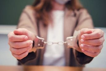 Beograđanka uhapšena zbog nasilja u porodici: Ujela muža za ruku