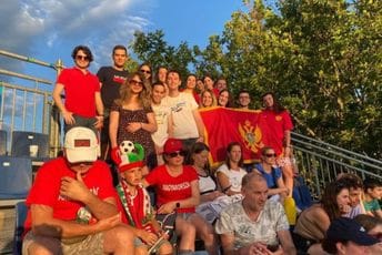 Podrška ,,ajkulama“ u Budimpešti (FOTO) Podrška ,,ajkulama“ u Budimpešti (FOTO)