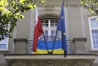 RSE: Rusija uklonila poljsku zastavu sa spomenika iz Drugog svjetskog rata RSE: Rusija uklonila poljsku zastavu sa spomenika iz Drugog svjetskog rata