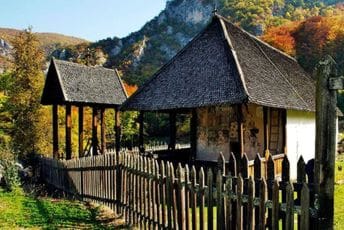 Crnogorci su gradili svoje crkve Crnogorci su gradili svoje crkve