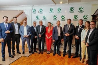 Ibrahimović sa Ugljaninom: Bošnjačka stranka nezaobilazan faktor na političkoj sceni Ibrahimović sa Ugljaninom: Bošnjačka stranka nezaobilazan faktor na političkoj sceni