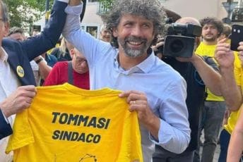 Proslavljeni fudbaler Rome ujedinio ljevicu i postao novi gradonačelnik Verone Proslavljeni fudbaler Rome ujedinio ljevicu i postao novi gradonačelnik Verone