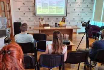 Generalno pozitivan iako usporen trend prihvatanja LGBT osoba, klerikalizacija i radikalizacija društva djelovali negativno Generalno pozitivan iako usporen trend prihvatanja LGBT osoba, klerikalizacija i radikalizacija društva djelovali negativno