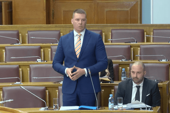 Adžić: Umjesto destabilizacije i nacionalitičkog pira, mi biramo pravnu državu Adžić: Umjesto destabilizacije i nacionalitičkog pira, mi biramo pravnu državu