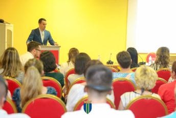 Raičević na sajmu zapošljavanja osoba sa invaliditetom: Kreiraćemo dodatne programe za samozapošljavanje Raičević na sajmu zapošljavanja osoba sa invaliditetom: Kreiraćemo dodatne programe za samozapošljavanje