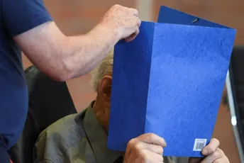 Pet godina zatvora za bivšeg nacističkog čuvara starog 101 godinu Pet godina zatvora za bivšeg nacističkog čuvara starog 101 godinu