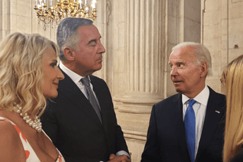 Đukanović sa Bajdenom: Ohrabruje ocjena dokazanog prijatelja da je Crna Gora uvijek na pravom putu Đukanović sa Bajdenom: Ohrabruje ocjena dokazanog prijatelja da je Crna Gora uvijek na pravom putu