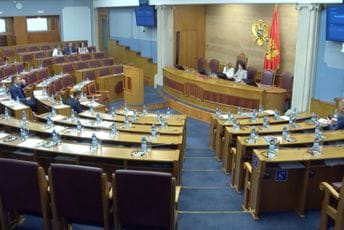 Đurović: Prošla Vlada htjela je da ratuje sa investitorima Đurović: Prošla Vlada htjela je da ratuje sa investitorima