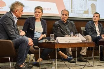 Vuksanović-Stanković: Abazović da vrati mandat ako se ozvaniči ovakav ugovor; Papović: Dokument nema našu podršku Vuksanović-Stanković: Abazović da vrati mandat ako se ozvaniči ovakav ugovor; Papović: Dokument nema našu podršku