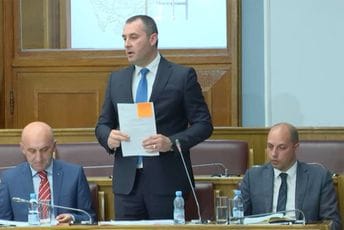 Šćekić o bolnici u Meljinama: Neko manipuliše; Abazović: Uz ogromne napore smo to riješili Šćekić o bolnici u Meljinama: Neko manipuliše; Abazović: Uz ogromne napore smo to riješili