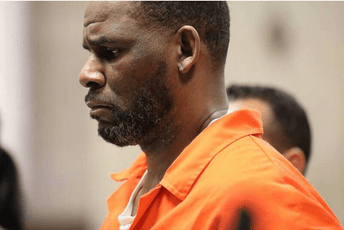 Američki reper R. Kelly osuđen na 30 godina zatvora zbog vođenja lanca prostitucije Američki reper R. Kelly osuđen na 30 godina zatvora zbog vođenja lanca prostitucije