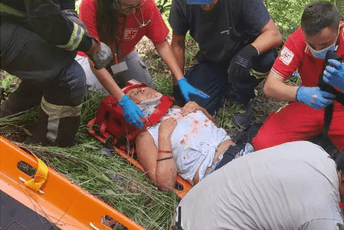 Paštrovačka gora: Turistkinja iz Engleske selfi zamalo platila životom Paštrovačka gora: Turistkinja iz Engleske selfi zamalo platila životom