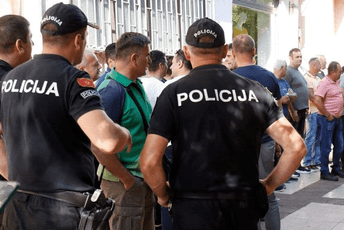 Begić tražio hitan sastanak sa Abazovićem Sindikat UP prijavio novi protest za 7. jul Begić tražio hitan sastanak sa Abazovićem Sindikat UP prijavio novi protest za 7. jul