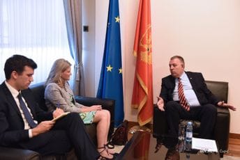 Miljanić sa ambasadorkom Medoks: Podrška inicijativama 43. Vlade Miljanić sa ambasadorkom Medoks: Podrška inicijativama 43. Vlade