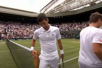 Đoković nakon pobjede nije pružio ruku sudiji iz Australije, pa pokušao da se opravda Đoković nakon pobjede nije pružio ruku sudiji iz Australije, pa pokušao da se opravda