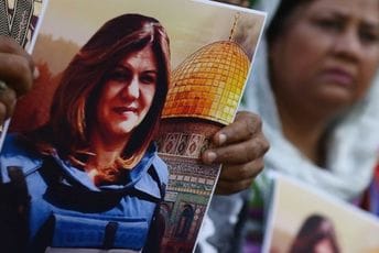 Palestinci predali Amerikancima metak kojim je ubijena Širin Abu Akleh Palestinci predali Amerikancima metak kojim je ubijena Širin Abu Akleh