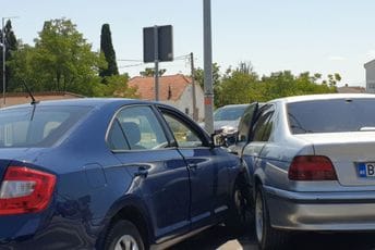 Udes u Zeti, saobraćaj otežan Udes u Zeti, saobraćaj otežan