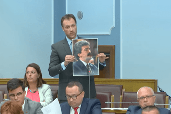 Milačić: Abazović prvo nama da predstavi izgled Vlade, pa tek ako potpišemo da to ide ka Demokratama Milačić: Abazović prvo nama da predstavi izgled Vlade, pa tek ako potpišemo da to ide ka Demokratama