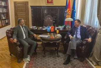 Krivokapić i Bušardi: Pomaganjem Ukrajincima Crna Gora pokazuje humanost i solidarnost Krivokapić i Bušardi: Pomaganjem Ukrajincima Crna Gora pokazuje humanost i solidarnost