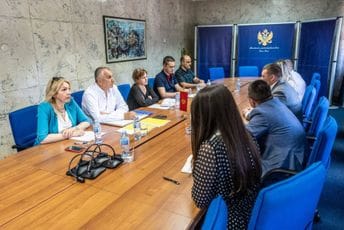 Adžić: Vjerujem da ćemo potpisati Kolektivni ugovor nakon 20 godina čekanja Adžić: Vjerujem da ćemo potpisati Kolektivni ugovor nakon 20 godina čekanja