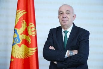 Halilović: Bivša ministarka je odabrala da Hipokratovu zakletvu stavi u drugi plan; CG njenim dolaskom postala crna epidemiološka tačka Evrope Halilović: Bivša ministarka je odabrala da Hipokratovu zakletvu stavi u drugi plan; CG njenim dolaskom postala crna epidemiološka tačka Evrope