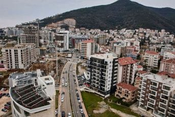 Rusi za četiri mjeseca kupili nekretnine vrijedne 20 miliona Rusi za četiri mjeseca kupili nekretnine vrijedne 20 miliona