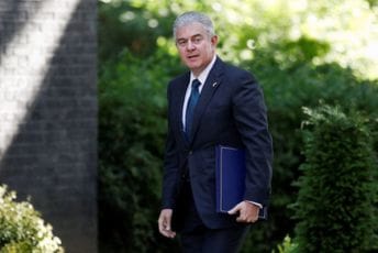 Nove ostavke u vladi Borisa Džonsona, povukao se ministar za Sjevernu Irsku Nove ostavke u vladi Borisa Džonsona, povukao se ministar za Sjevernu Irsku