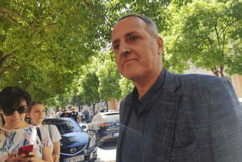 Popović: Nije postignuta saglasnost da se sjutra glasa o tekstu ovakvog "temeljnog ugovora" Popović: Nije postignuta saglasnost da se sjutra glasa o tekstu ovakvog "temeljnog ugovora"