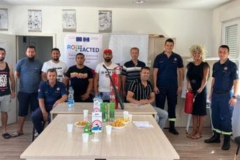 Pripadnici RE populacije prošli obuku o rukovanju protivpožarnim aparatima Pripadnici RE populacije prošli obuku o rukovanju protivpožarnim aparatima