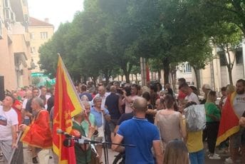 DA za EU, NE Temeljnom ugovoru: Pozvali predstavnike ambasada da se pridruže protestu DA za EU, NE Temeljnom ugovoru: Pozvali predstavnike ambasada da se pridruže protestu