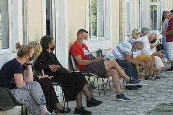 Podgoričane brine trenutna epidemiološka situacija u državi (Video) Podgoričane brine trenutna epidemiološka situacija u državi (Video)