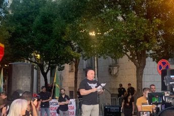 Zeković: Ne možemo pristati na Abazovićevo posrbljavanje Crnogoraca Zeković: Ne možemo pristati na Abazovićevo posrbljavanje Crnogoraca