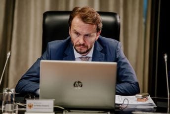 Konjević: Ako Abazović ne ponudi dokaze, još jednom će potvrditi da je običan patološki lažov Konjević: Ako Abazović ne ponudi dokaze, još jednom će potvrditi da je običan patološki lažov