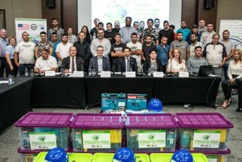 Dodijeljeni alat i oprema za 30 sakupljača sekundarnih sirovina Dodijeljeni alat i oprema za 30 sakupljača sekundarnih sirovina