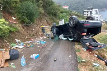 Bar: Vozilo sletjelo s puta, dvije osobe povrijeđene Bar: Vozilo sletjelo s puta, dvije osobe povrijeđene