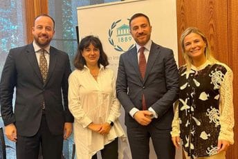 Delegacija DPS tokom Savjeta SI imala susrete sa liderima i predstavnicima socijaldemokratskih, socijalističkih i radničkih partija iz cijelog svijeta Delegacija DPS tokom Savjeta SI imala susrete sa liderima i predstavnicima socijaldemokratskih, socijalističkih i radničkih partija iz cijelog svijeta