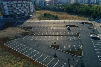 Vuković: Novih 119 besplatnih parking mjesta i poligon ispod brda Ljubivić Vuković: Novih 119 besplatnih parking mjesta i poligon ispod brda Ljubivić
