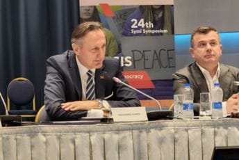 Krivokapić: Ne treba da bude nametnutih istorijskih pitanja iz drugih zemalja pred završnom fazom evropskih integracija Krivokapić: Ne treba da bude nametnutih istorijskih pitanja iz drugih zemalja pred završnom fazom evropskih integracija