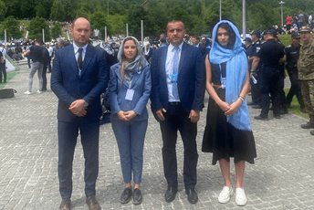 Delegacija SDP-a u Potočarima: Potrebno iznova se podsjetiti svih nevinih žrtava Delegacija SDP-a u Potočarima: Potrebno iznova se podsjetiti svih nevinih žrtava