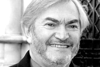 Preminuo Monti Norman, kompozitor muzike za filmove o Džejmsu Bondu Preminuo Monti Norman, kompozitor muzike za filmove o Džejmsu Bondu