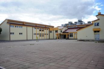 Roditelji prijete da od septembra neće slati djecu u školu na Zabjelu Roditelji prijete da od septembra neće slati djecu u školu na Zabjelu