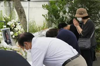 Hiljade Japanaca opraštaju se od bivšeg premijera Hiljade Japanaca opraštaju se od bivšeg premijera