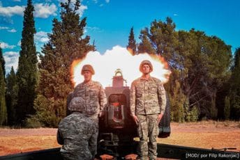 Povodom Dana državnosti Crne Gore izvršena počasna artiljerijska paljba (FOTO/VIDEO)