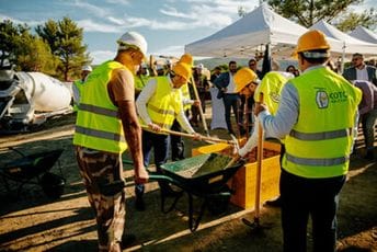 Položen kamen temeljac za žičaru Kotor – Lovćen; Abazović: Gradimo CG onako kako ona zaslužuje Položen kamen temeljac za žičaru Kotor – Lovćen; Abazović: Gradimo CG onako kako ona zaslužuje
