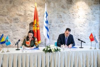 Vuković i Karić potpisali Sporazum o bratimljenju Podgorice i Sarajeva Vuković i Karić potpisali Sporazum o bratimljenju Podgorice i Sarajeva