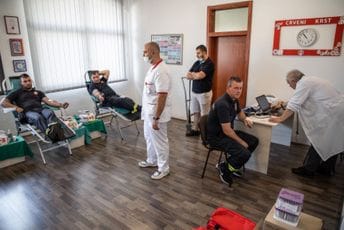 Postigli rekord: Crveni krst Prijestonice Cetinje uspješno organizovao tradicionalnu akciju prikupljanja krvi Postigli rekord: Crveni krst Prijestonice Cetinje uspješno organizovao tradicionalnu akciju prikupljanja krvi