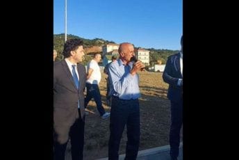 Mještani Veruše na kratko blokirali kružni tok na Zlatici, Abazović obećao rješenje Mještani Veruše na kratko blokirali kružni tok na Zlatici, Abazović obećao rješenje